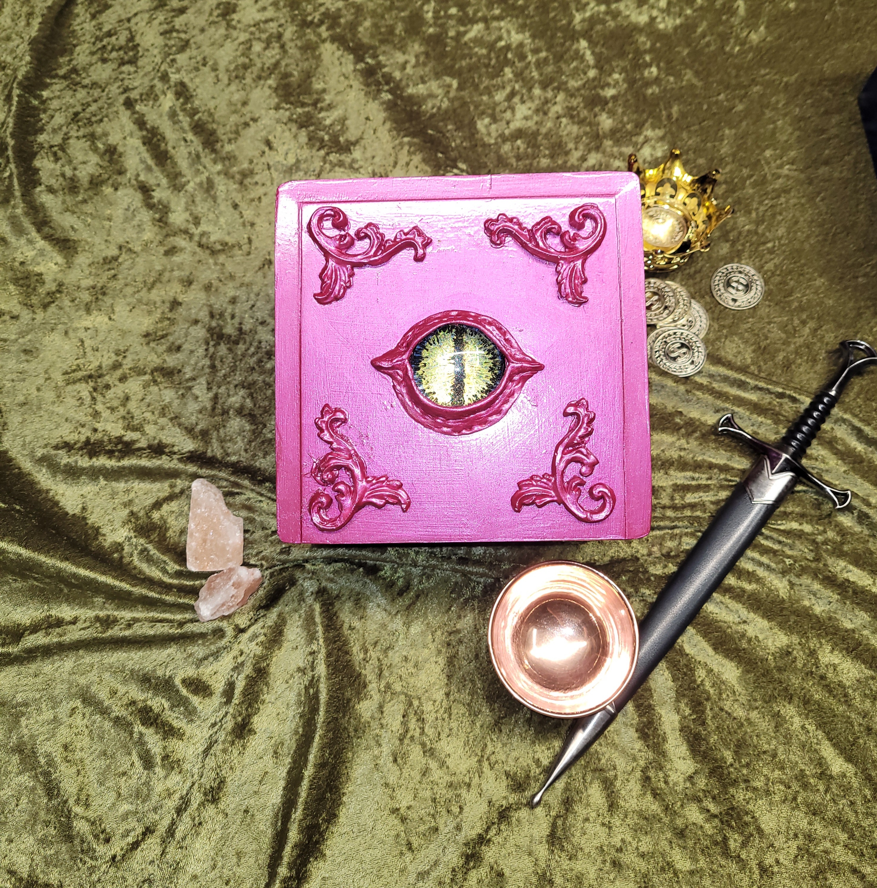 Pink box with Dragon eye & accents